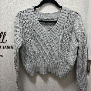 American Eagle Outfitters Light Gray Cable Knit V-Neck Sweater